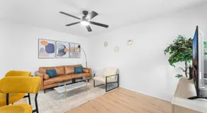 Central Hyde Park 2BR king suites close to UT, Moody Center, DT - Image 5