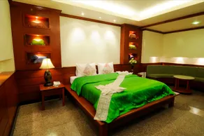 Busyarin Hotel - Image 2