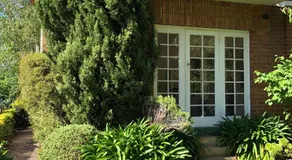 East Melbourne City Studio - Amazing Location & Sunny Charm - Image 4