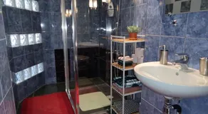 Jordaan Canal View Apartment - Image 2