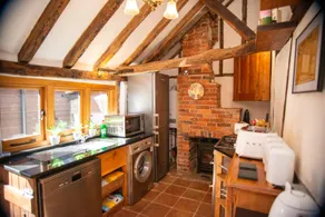Ye Olde Cottage - Image 4