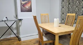 Three bedroom house with a park - Image 4