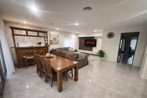 7BR Luxury Home, Spa, Theatre, Sleeps 14 - Image 3