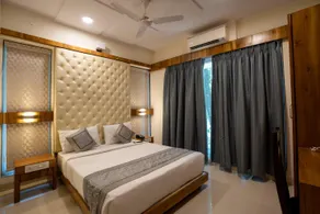Home2 Suites and Service Apartments, Mumbai Airport - Image 3