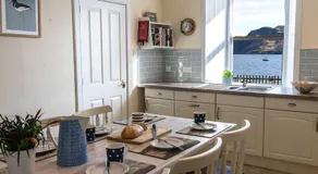 Harbour House - Image 4