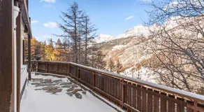 Appartement rénové avec vue panoramique et sauna - Image 3