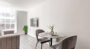 1-Bed Apartment With Sofa Bed in City Centre, Steps from Bold Street and Nightlife - Image 2