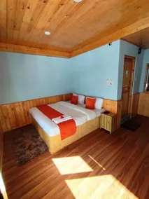 Hill Ice Guesthouse & Cafe - Mountain View & Balcony, Tosh - Image 2