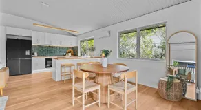 Upscale Beach Shack - Image 4