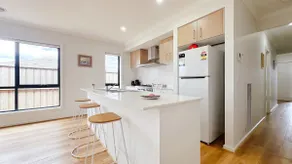 Parkside/4B2B/Near Tarneit Station Shopping Center - Image 5