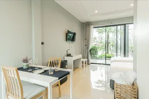 The River Palm Resort - Image 2