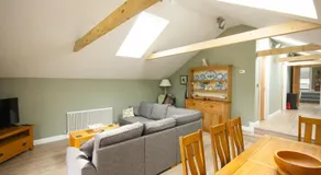 Luxury three bedroom property with hot tub - Image 2