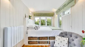 Badger Shepherds Hut - Image 2