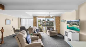 Ocean Shores Apartment 05 - Bring your own linen. - Image 2