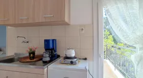 Little Hause - Image 4