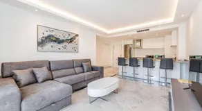 Bright apartment in the heart of Puerto Banus - Image 3