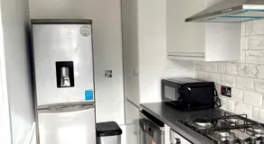 Newly Renovated 2BR Near Airport Book Fast - Image 4
