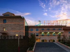 Pan Prague Resort Hotel - Image 4