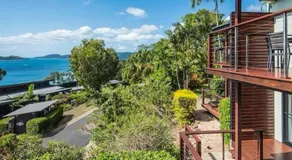 Family Island Dream Escape at Compass Point 10 Hamilton Island, 3BR Villa with Buggy - Image 4