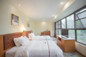 Kaishan Holiday Hotel - Image 2