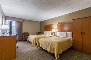 OYO Greenridge Hotel - Image 4