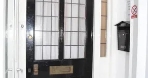Southsea Ground-Floor Studio Apartment with Free Private Parking - Image 3