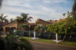 Mereke Manor - Image 5