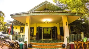 Plus Hostel Ayutthaya - Image 2