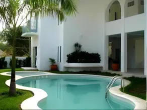 Delphinus Inn - Image 4