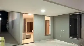 Casa Moderna Ampla com 3 Quartos , Ar Condicionado e Garagem - Image 3