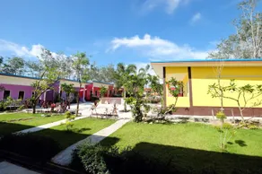 At night Airport Resort - Image 5