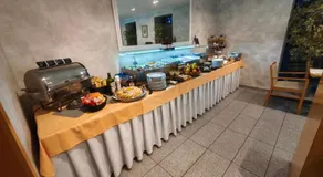 Felicity Garni Hotel - Image 3