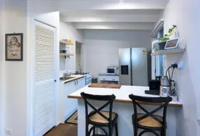 Belle Cottage Secluded Stay Near Shops Cafes - Image 4