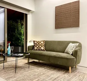THE NIXON Luxury Suites and Apartment Hotel - Image 4