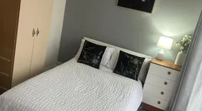 Comfortable Stay With Garden View Near Long Riding - Image 2