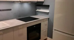 In the middle of the city, with garden and parking! - Image 4