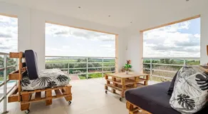 Modern Countryside House 10min to the beach - Image 2