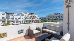 Penthouse entièrement équipé avec piscine, jardin et terrasse | Vue montagne - Image 5