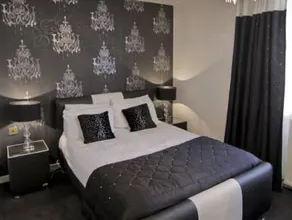 The Burnside Hotel - Image 4