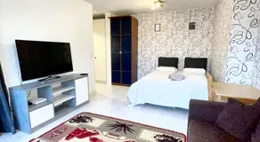 Charming studio in Helsinki 42 m² with pool view - Image 2