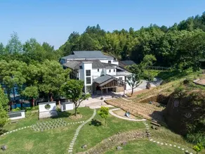 Wolong Riverside Manor - Image 4