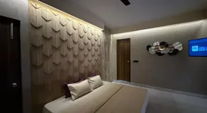 Desire Courtyard - Image 2