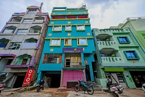 OYO Flagship Golden Leaf - Image 3