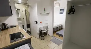 Pest-port Private apartment Room-6 - Image 2