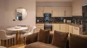 Yarm Luxury Apartments - Bank House - private gated carpark - Image 4