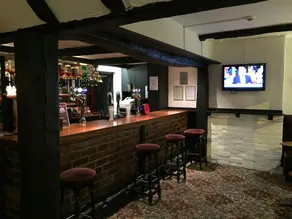 Queens Head Hotel - Image 3