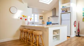 Splash by the Sea - Waterfront Accommodation - Image 2