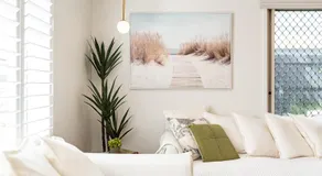 Fireplace & Winter Swells, 800m to the beach - Image 2