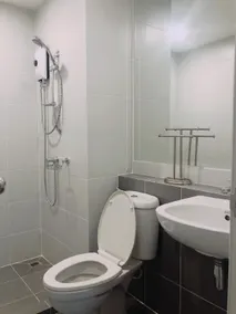 Room - Image 5