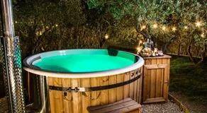 2 CUORI E 1 YURTA Glamping in Tuscany - Adults Only - Image 3